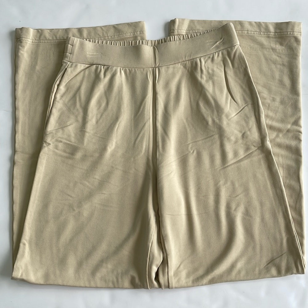 NWOT • Banana Republic • Pull-On Wide Leg Pants